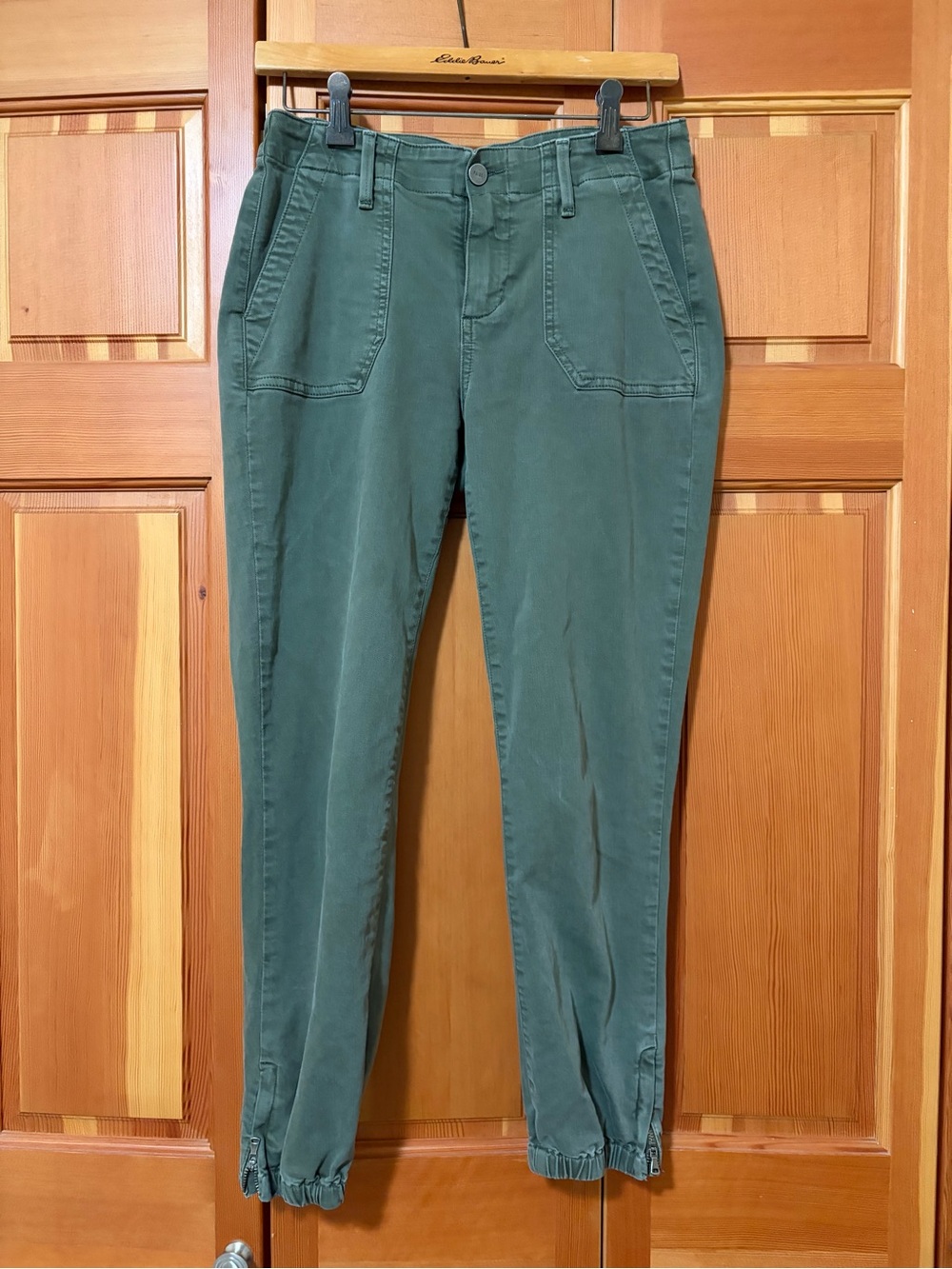 PAIGE Mayslie Utility Cropped Trousers with tapered legs.

Size 26